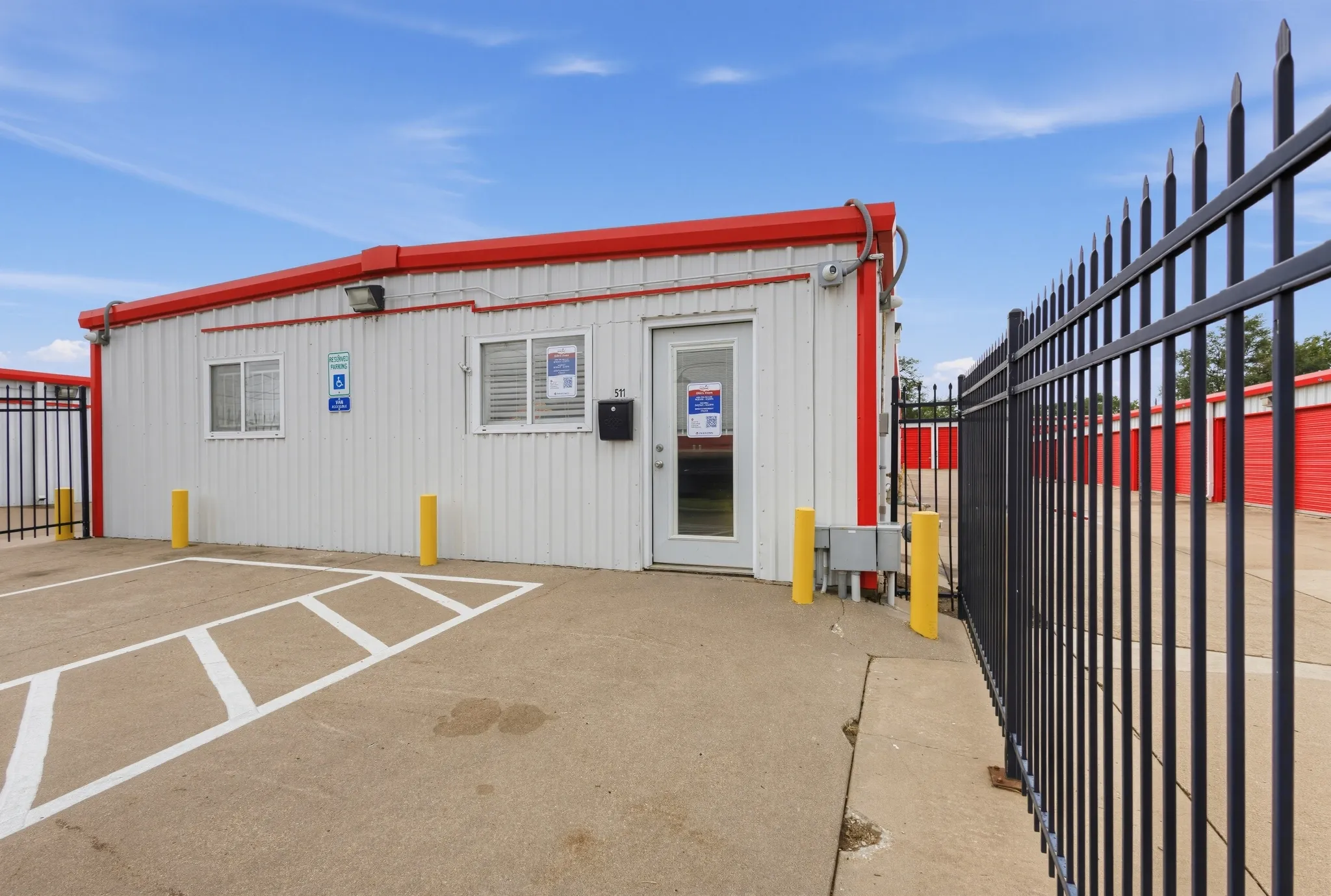 Store photo 12