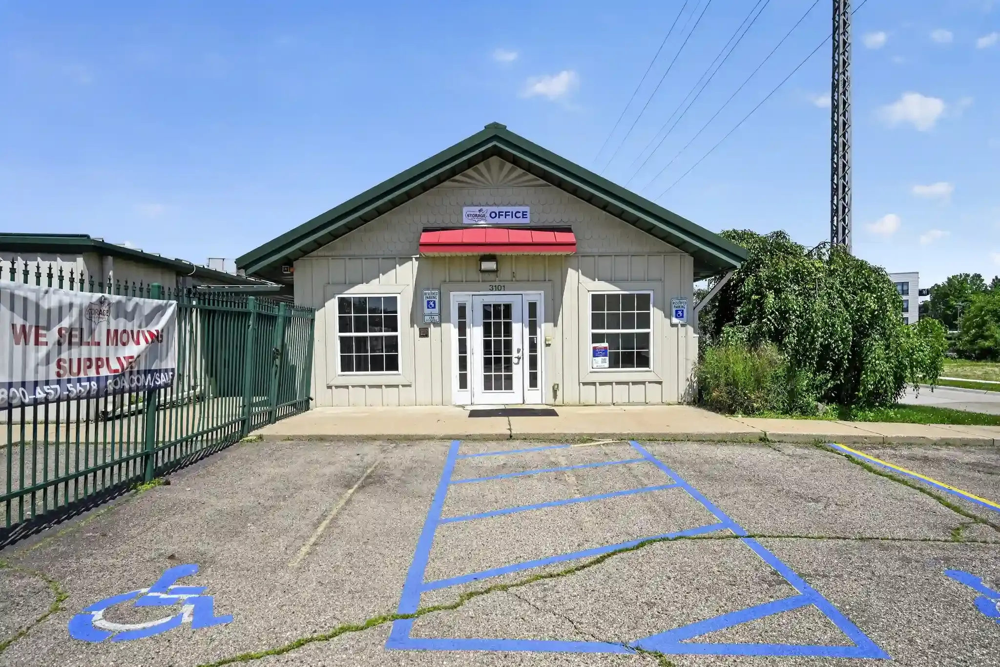 Store photo 2