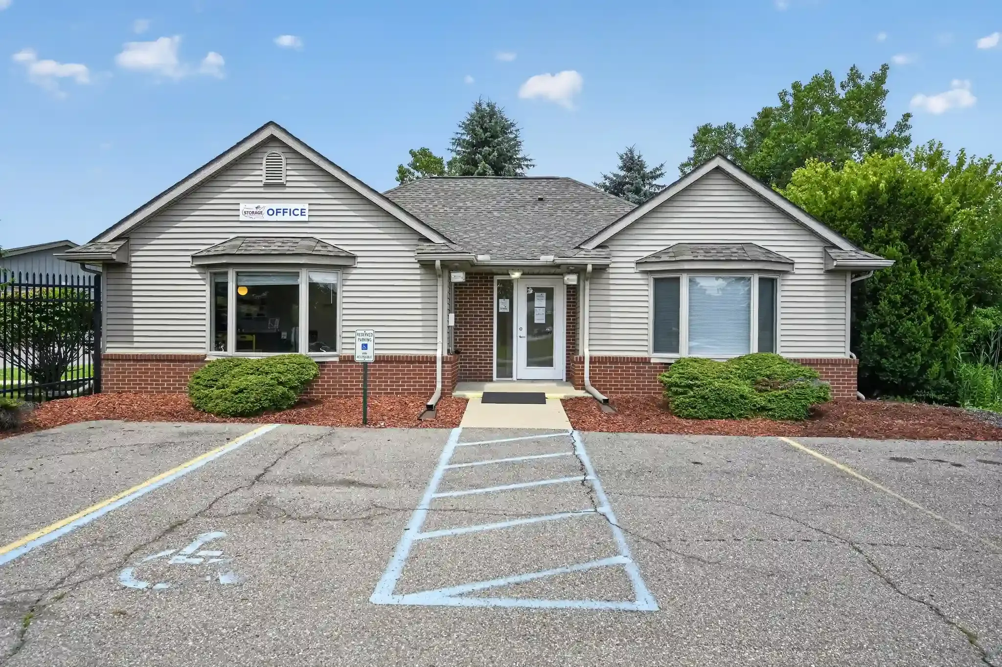 Store photo 1