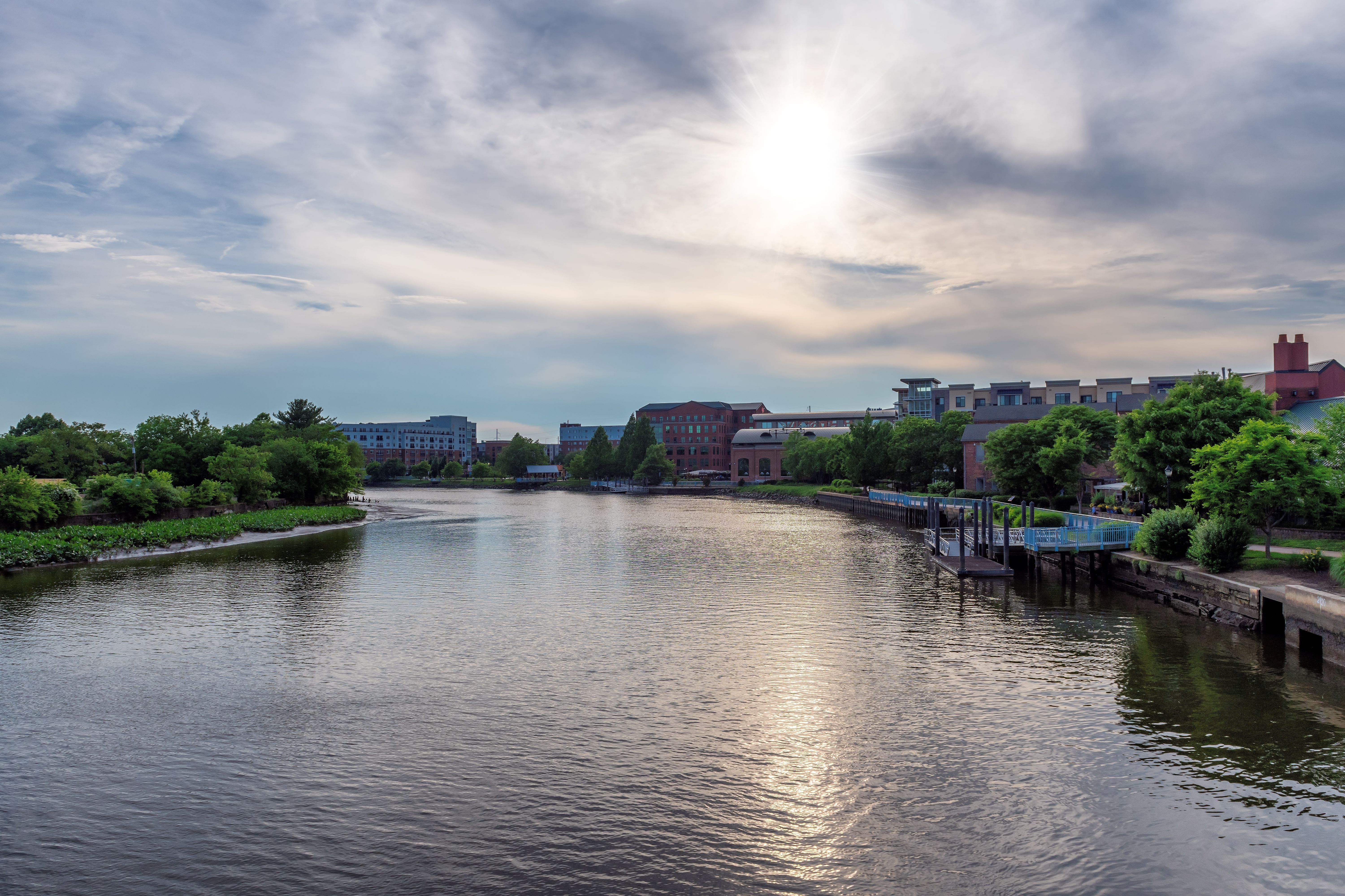 Delaware offers affordable living, no sales tax, beaches, and a mild climate, but faces limited public transportation, high tolls, summer humidity, and fewer entertainment options. 