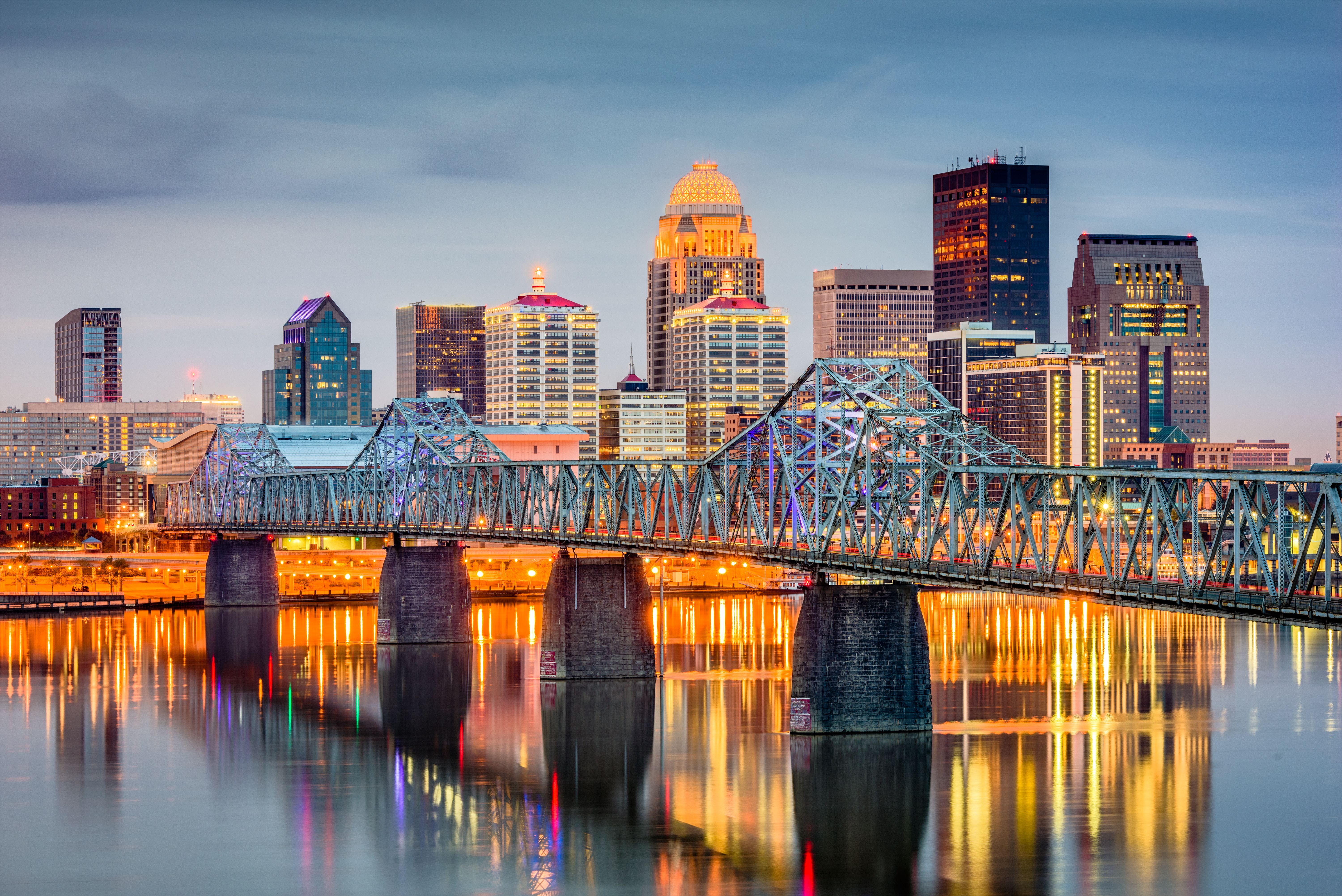 Kentucky provides affordable living, beautiful landscapes, and a rich heritage in bourbon and horse racing. Residents enjoy a warm community feel and outdoor recreation. However, the state has limited public transit, variable weather, and fewer urban job options, making it a mix of benefits and challenges for residents.