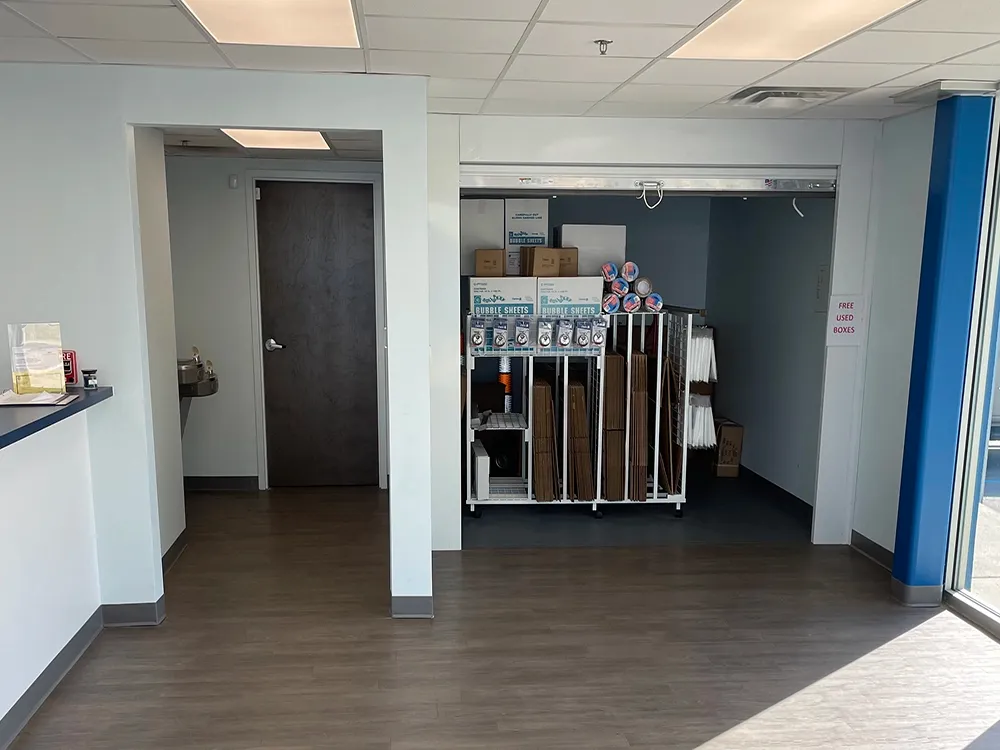 Store photo 4