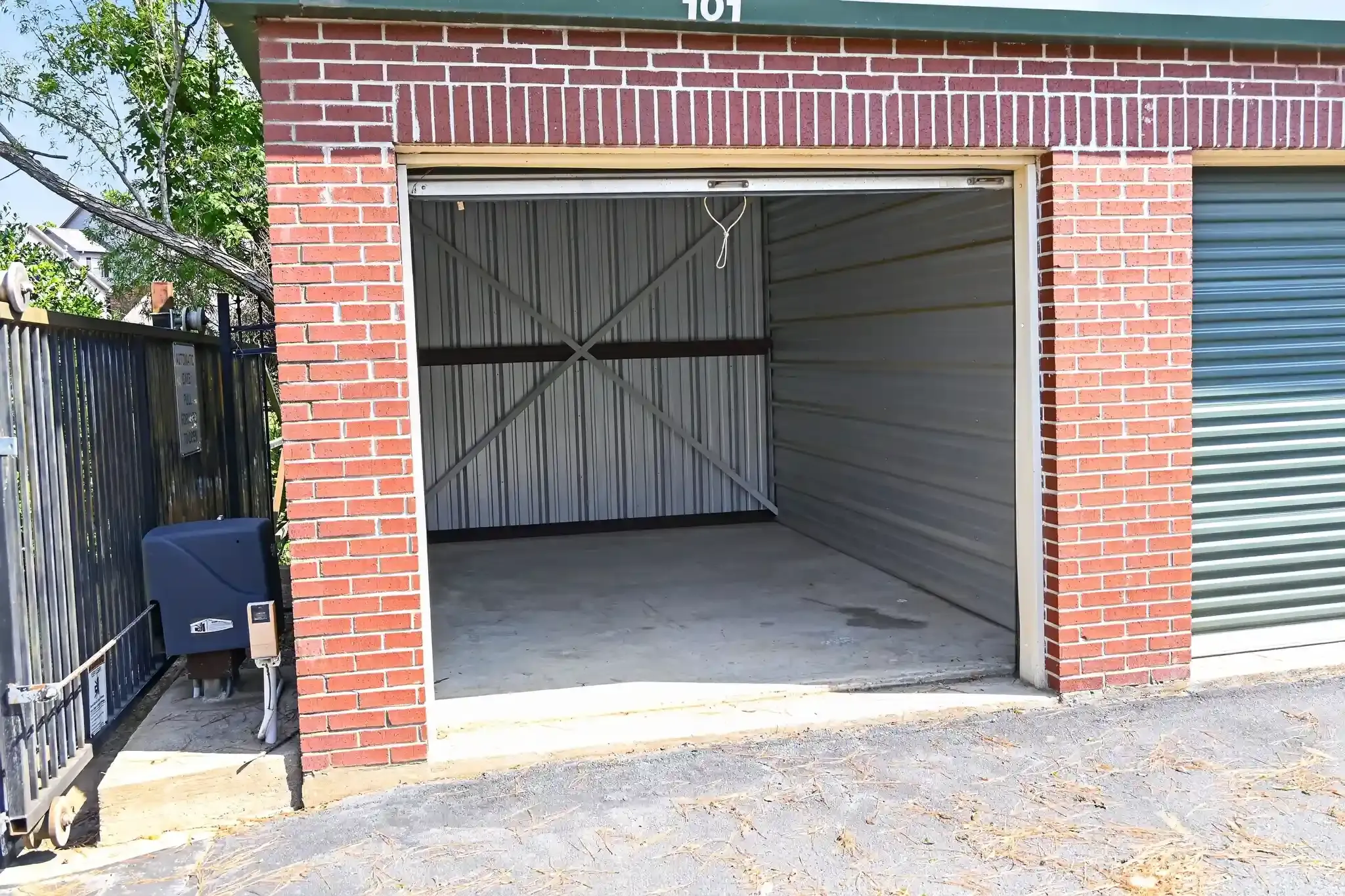 Store photo 2