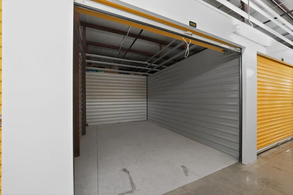 Store photo 2